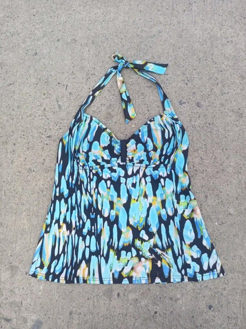 Lascana halter neck tankini top (Category: Bikinis & Swimsuits) located in Guiguinto. Submitted by selected_3rp (Listing ID 1445844050, Image 1). Description: Lascana halter neck tankini top features a black-based colorful abstract print. size small-medium no issue.