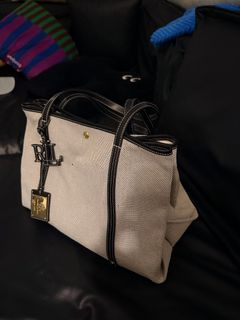 (Category: ) located in . Submitted by sellora_fashion (Listing ID 1445886107, Image 1). Description: .