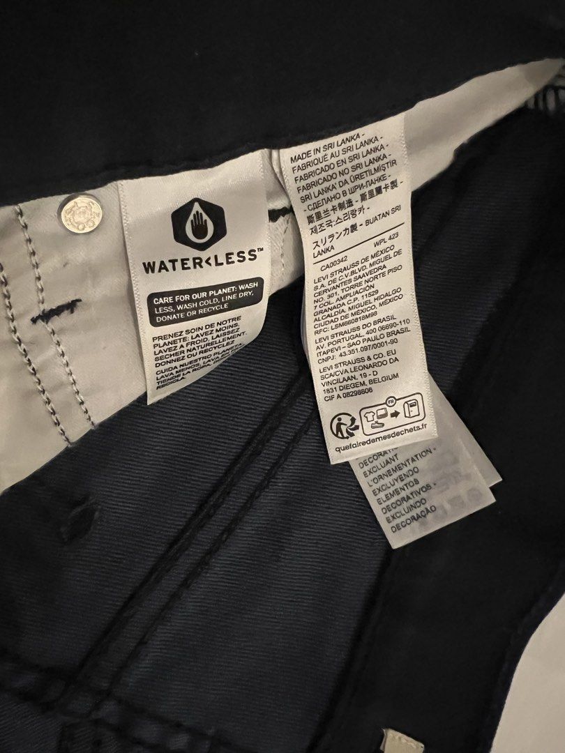 Levi’s Capri Panrs (Category: Jeans) located in Quezon City. Submitted by inthefrow (Listing ID 1445872753, Image 3). Description: - Preloved - In navy blue cotton twill; ultra comfortable - Slim shape - Waist 27 - In style as worn by Kylie Jenner • Best price already .