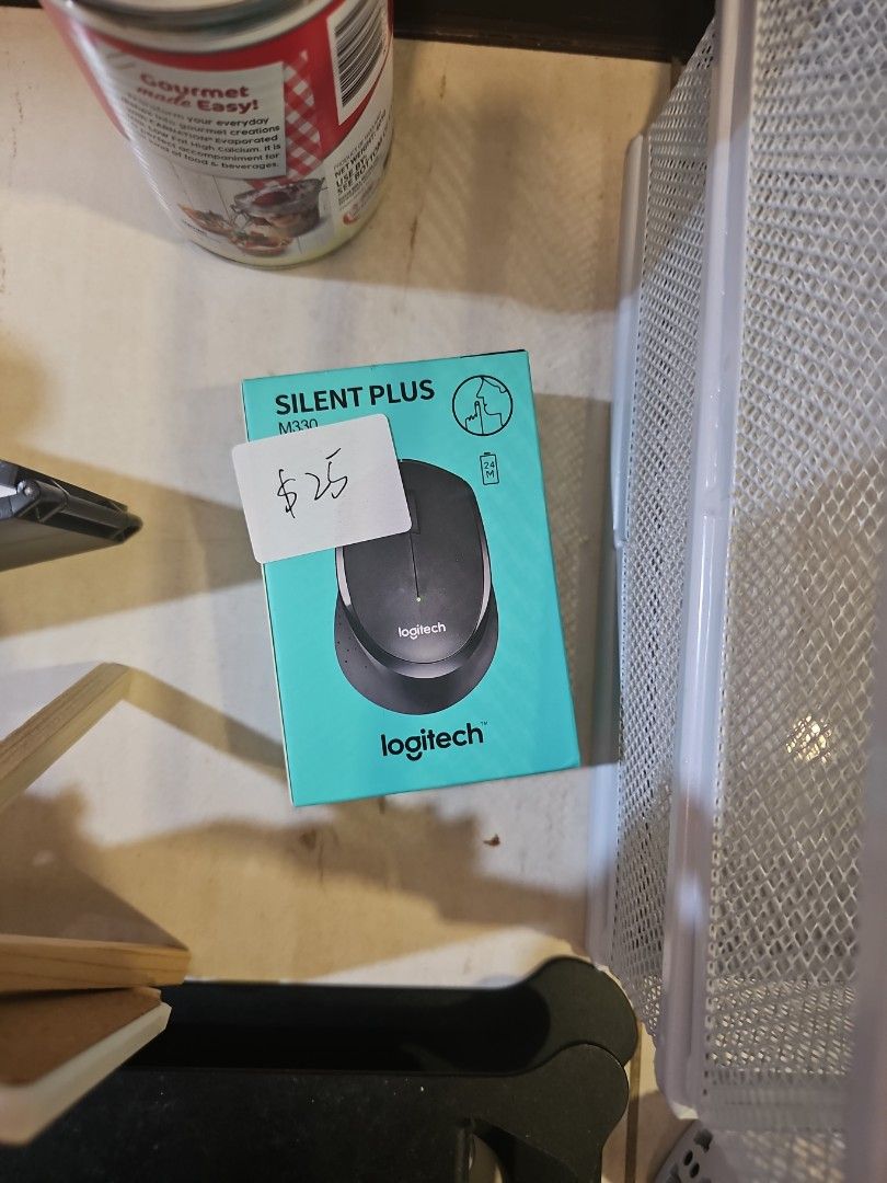 Logitech Silent Plus M330 Wireless Mouse491872623316838400