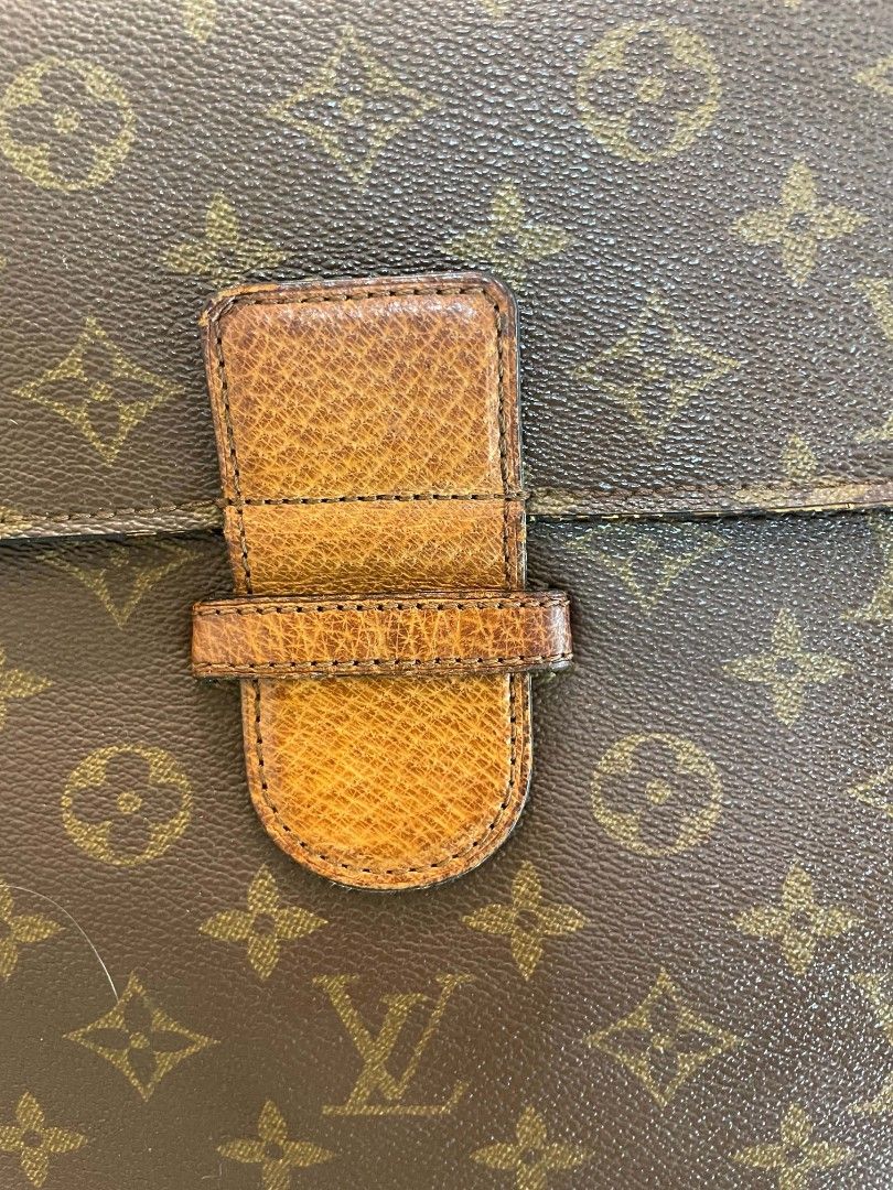 Louis Vuitton 1980s Document Case (Category: Luxury Bags & Wallets) located in Plaridel. Submitted by collectors_blocc (Listing ID 1445862421, Image 2). Description: .