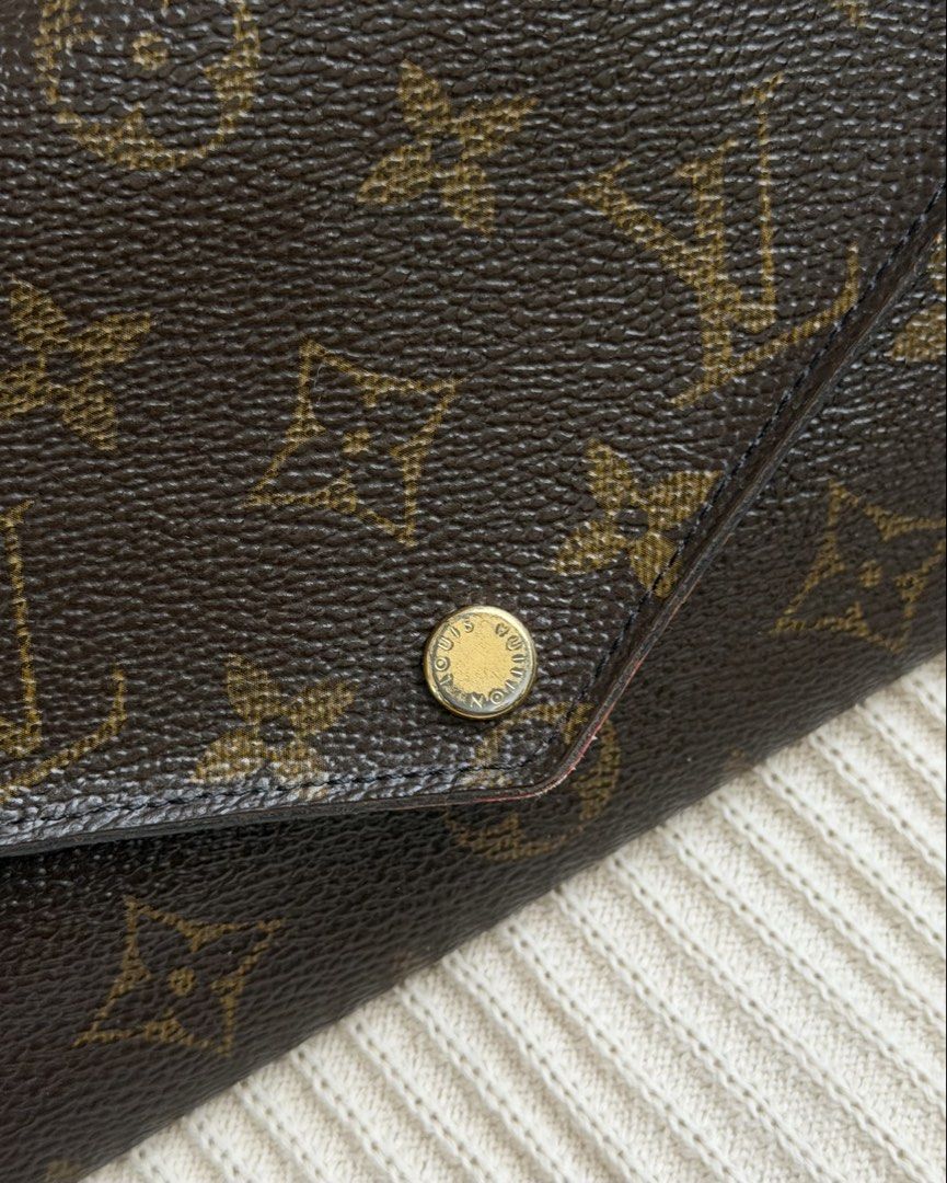 Louis Vuitton Sarah Wallet (Category: Luxury Bags & Wallets) located in Manila. Submitted by erwnbotincloset (Listing ID 1445837924, Image 3). Description: Pre-owned Louis Vuitton Sarah Wallet - with dustbag .