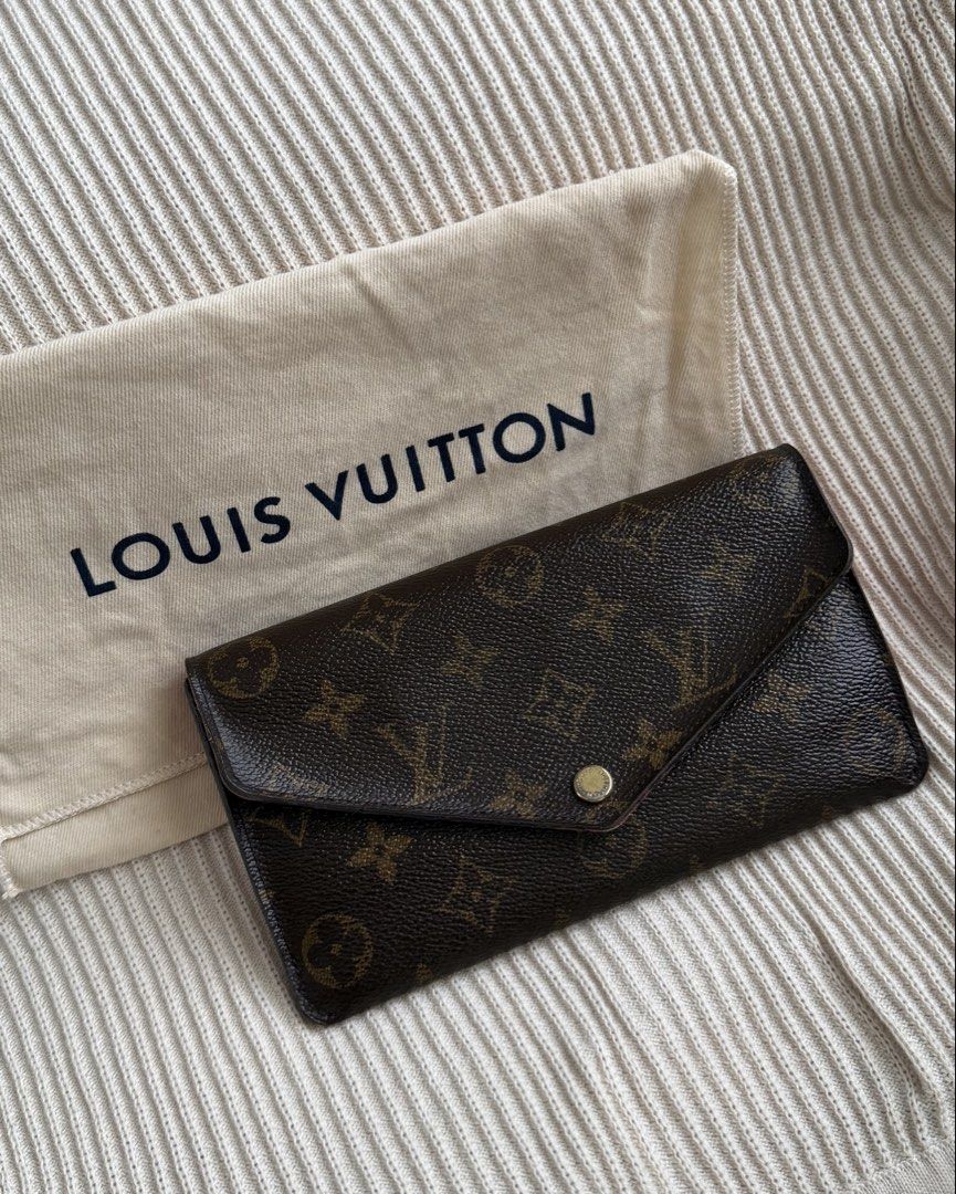Louis Vuitton Sarah Wallet (Category: Luxury Bags & Wallets) located in Manila. Submitted by erwnbotincloset (Listing ID 1445837924, Image 1). Description: Pre-owned Louis Vuitton Sarah Wallet - with dustbag .