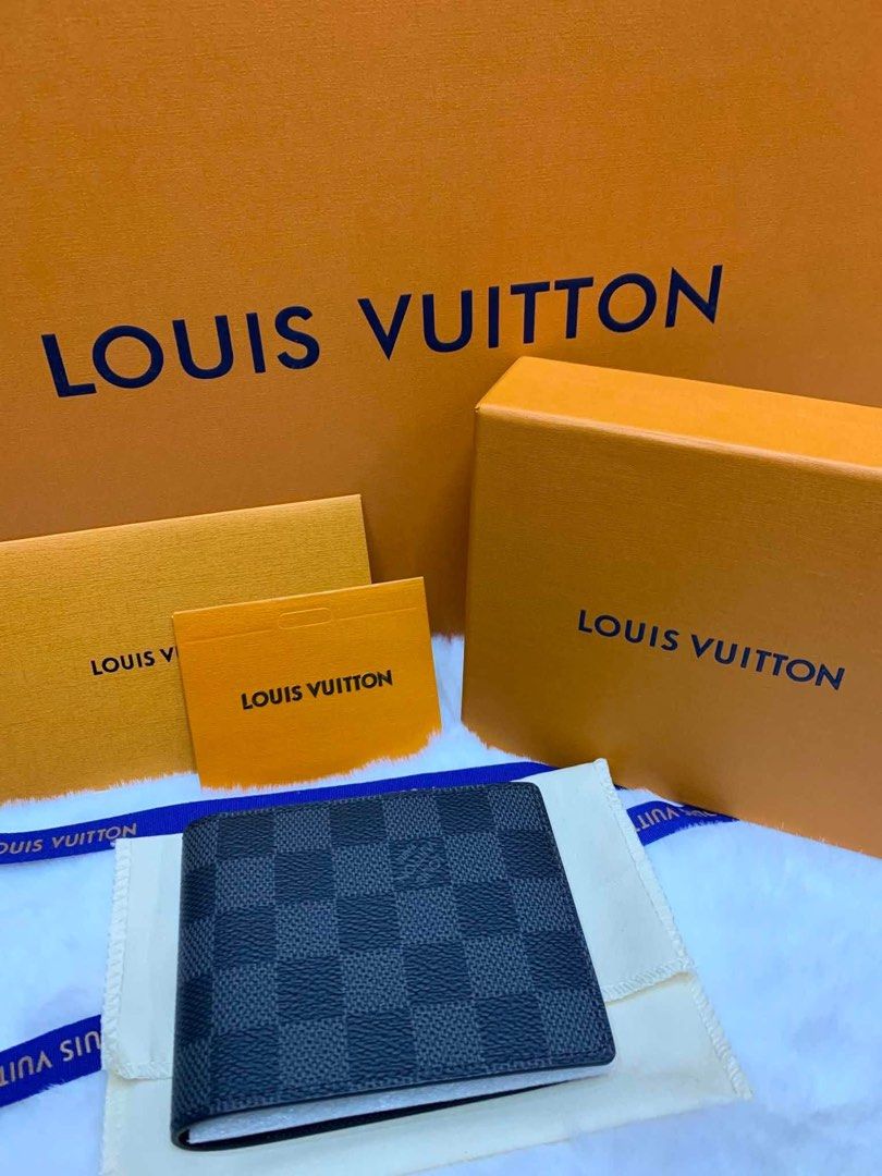 Louis Vuitton WALLET FOR MEN MICROCHIP (Category: Luxury Bags & Wallets) located in Paranaque City. Submitted by kgmgiftedph20 (Listing ID 1445950513, Image 2). Description: LV wallet for men, Microchip already 1pc each design only.