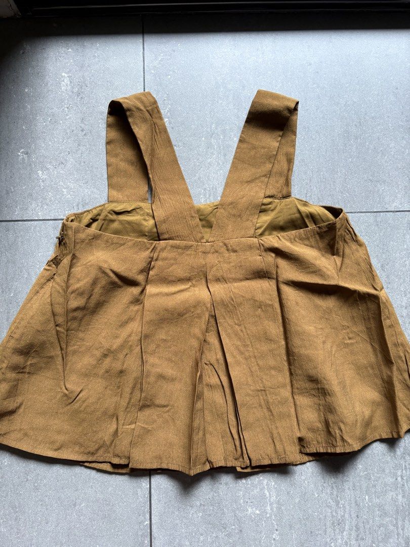 Love Bonito Corrin and Mallison top (Category: Blouses) located in Pasig City. Submitted by blt78 (Listing ID 1445863709, Image 3). Description: Corrin inverted box pleat top (brown) Size M Used once RFS: too big on me Mallison crop top (white) Has some storage stains but can be removed once washed BNWT RFS: too big on me Price is per piece .