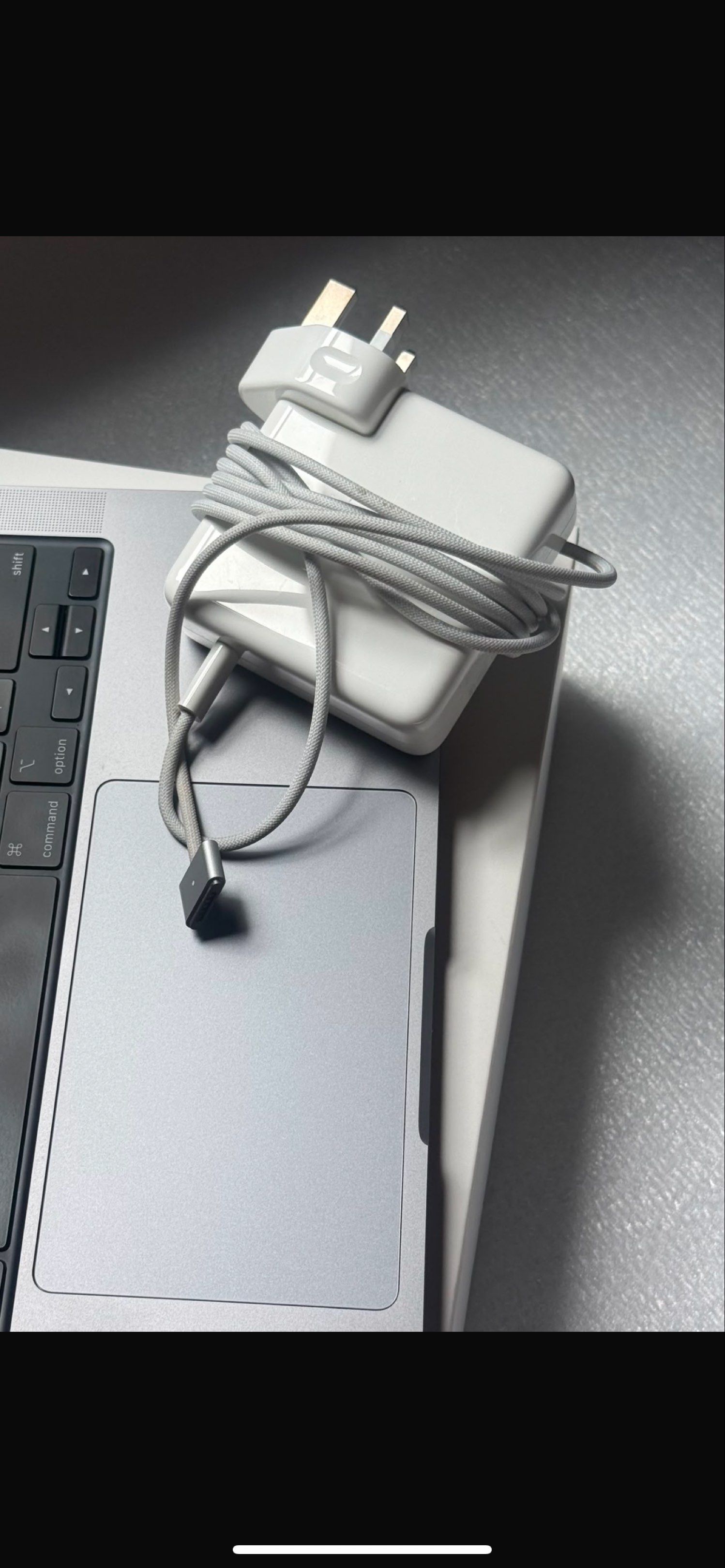 MacBook Pro 14-inch M1491861802180956165