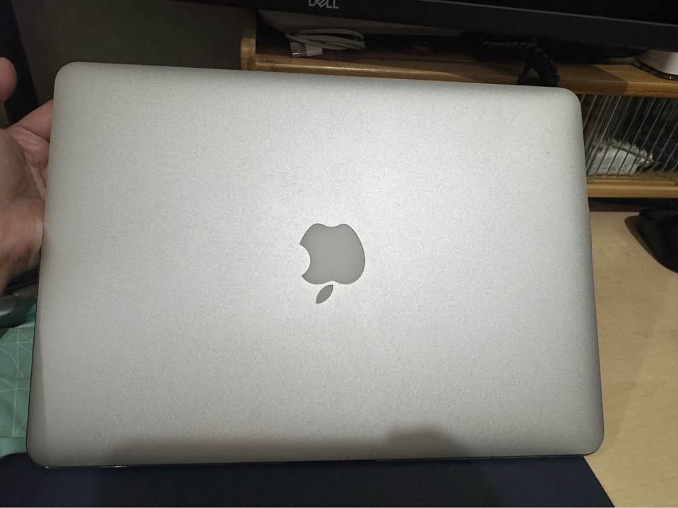Macbook Air 2015 (Category: Laptops & Notebooks) located in Caloocan City. Submitted by mysticmoon_83aa1a (Listing ID 1445833895, Image 2). Description: Macbook Air 2015: - 13 inch - core i5 - 8GB 1600 MHz DDR3 - No dents, no visible scratches, with case since day 1. Inclusion: - box missing - charger only.