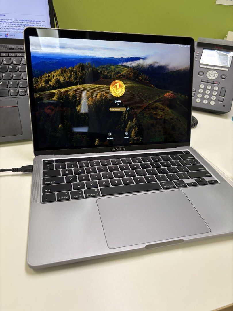 MacBook Pro 13-inch 2020 (Intel Core i5 / 512GB SSD)