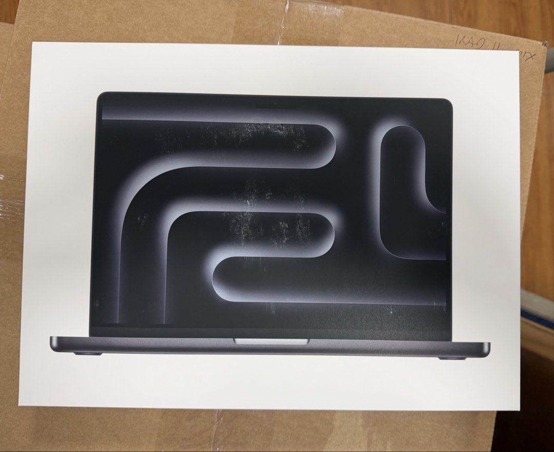 MACBOOK PRO M5 24/1Tb