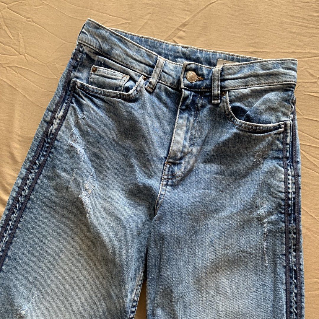 Mark & Spencer Boyfriend Pants Clean Cut (Category: Jeans) located in Rizal. Submitted by ksbentables (Listing ID 1445847386, Image 2). Description: M&S MARK AND SPENCER BOYFRIEND DENIM PANTS size: W: 26-27inches L: 37inches price: ₱790 (+sf) + ₱20 lock fee if another buyer is interested • loc: cainta, rizal • payment via maribank/gcash • first to pay, first to secure item • Shipping shouldered by buyer • no cancellation / no return / no refund •