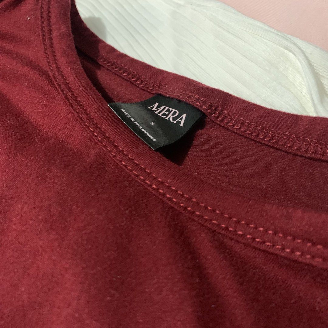 mera top in red & white (Category: Shirts) located in Manila. Submitted by hersheysdeclutterz (Listing ID 1445959789, Image 3). Description: ₱100 if take both 🌸.