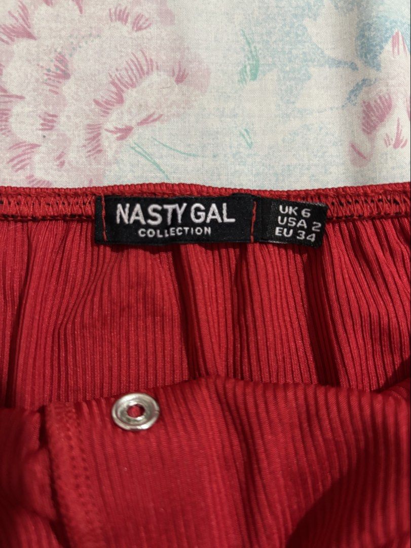 nasty gal tube top (Category: Others Tops) located in Paranaque City. Submitted by backburnt (Listing ID 1445823013, Image 2). Description: - used once - dm for questions or measurements.