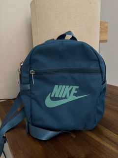nike backpack malaysia 2015 Elemental Shoebox (20L) With Air Max comfort on the shoulder straps and a bold varsity aesthetic Nike Heritage Backpack - 25L