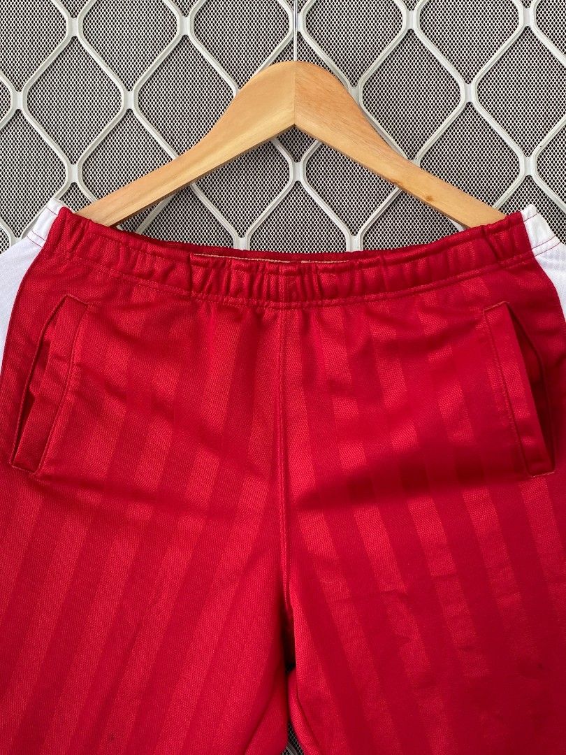 Nike Short (Category: Shorts) located in General Natividad. Submitted by jaygo02 (Listing ID 1445811541, Image 3). Description: fits M-L 28-34 waistline Length: 19 Color rate: 9/10 Issue/s: Scratch & stains (check the last 3 pictures) 📍Nueva Ecija 📌washed 📌color may vary due to lighting 📌shipping via jnt express.