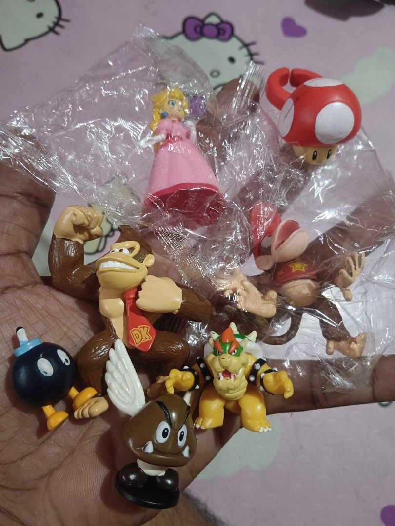 Nintendo super Mario bros (Category: Nintendo) located in Pasig City. Submitted by rednaxela_rich (Listing ID 1445970248, Image 1). Description: 9pcs Nintendo super Mario bros set.