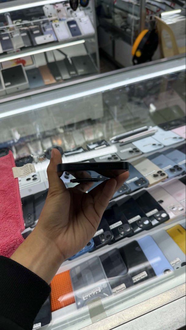 Nothing Phone 4a 128gb FU NTC complete (Category: Android Others) located in San Juan City. Submitted by javedsgadgetshop (Listing ID 1445809365, Image 2). Description: BOSS JAVED INSTALLMENT OPTIONS : SPAY LATER / GGIVES / CREDIT CARD / SKYRO / HOMECREDIT (BRANDNEW) QUICK INFO! ✖️ ➡️ Nothing Phone 4a ➡️ 128gb ➡️ Black Color ➡️ NTC Variant ➡️ 99% Makinis & Good BH ➡️ Factory Unlock ➡️ WITH FREE CASE AND CHARGER & BOX 🤝 We accept swap | Trade - I