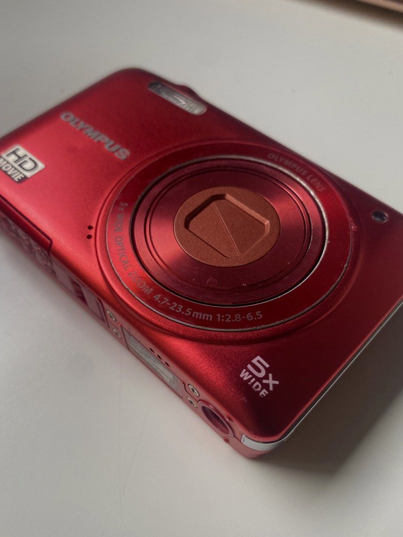 Olympus VG-160 Digital Camera (Category: Cameras) located in Manila. Submitted by simsmods (Listing ID 1445896614, Image 2). Description: Olympus VG-160 Red Great Budget Digital Camera - Working Flash - 14MP Built-in for a clean mid-2000 look - Comes with a 4GB card for quick data transfer Inclusions: ✅ Olympus LI-70C Charger ✅ Battery ✅ 4GB Memory Card Issues: - buttons doesn't work but can take pics. PM for more information .