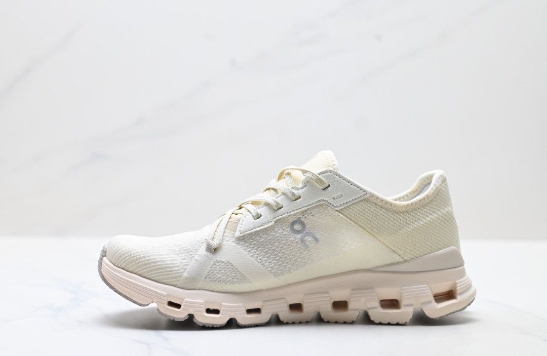 On Cloud X4 (Category: Sneakers) located in Kuala Lumpur. Submitted by khai.uasneakers (Listing ID 1445974721, Image 3). Description: ✅ Size range: EU 36–47 (NO HALF SIZES) ✅ Free shipping within Peninsular Malaysia 📦 Every pair packed with care. 📸 Real photos provided. 📬 PM me for size inquiries. Ref: S36JKD180JJD.