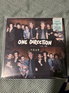 (Category: ) located in . Submitted by sellingmyvinylsss (Listing ID 1445934961, Image 1). Description: .