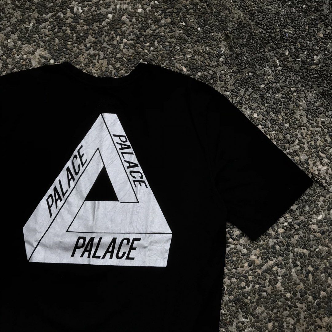 PALACE ♻️ (Category: Activewear) located in Batangas. Submitted by vns_stuff (Listing ID 1445951971, Image 3). Description: PALACE ♻️ - size on tag : L - width : 21 - length : 28 - colorate : 9.8 - issue : none - condition : excellent .