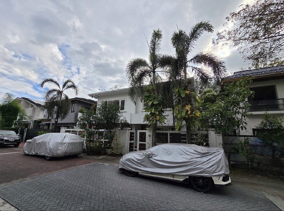 PASEO DE MAGALLANES VILLAGE (Category: House & Lot) located in Taguig. Submitted by monique.theleadrealty (Listing ID 1445919754, Image 1). Description: Property Code: 2376-SHL-PMGV Total Price: ₱170,000,000 Property name: Paseo de Magallanes Village Makati Floor Area: 450 sq.m. Lot Area: 310 sq.m. 2 Storey No. of Bedroom: 5 No. of T&B: 6 No. of Parking: 3 Semi Furnished Renovated” https://drive.google.com/drive/folders/1rj0FY5YuvQW4dOKR4WfLgW4XM