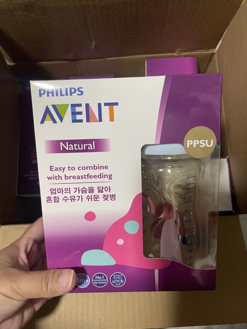 Philips Avent Natural PPSU Baby Bottle (Category: Breastfeeding & Bottle Feeding) located in Makati City. Submitted by sanchezaybi (Listing ID 1445956718, Image 2). Description: - Philips Avent Natural baby bottle - Made from durable PPSU material - 180ml size - Designed for easy combination with breastfeeding - Ideal for your little one.