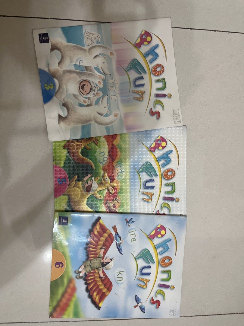Phonics fun （分類：教科書）位於 Hong Kong。 由 micview 提交（商品編號 1445895248，圖片 1）。簡介： 內頁沒有書寫，非常新淨 每本$40。