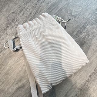 由 lady_buyit (刊登 ID 1445830342，圖片 1) 提交，位於 的 (類別：)，說明：。