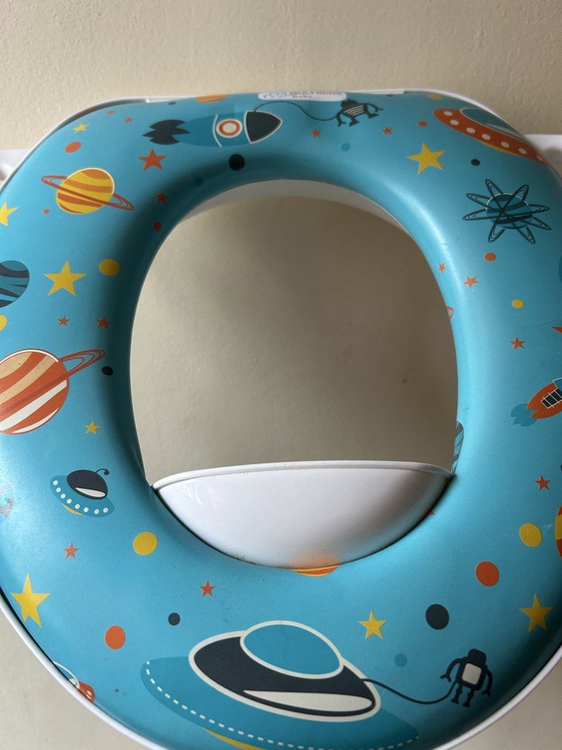 Potty Train Seat (Category: Toilet Training) located in Manila. Submitted by annstuffs (Listing ID 1445889598, Image 2). Description: Used once lang potty train seat for Toddler. MOP: Maribank/Maya or Metrobank 📍Golden Land Taguig.