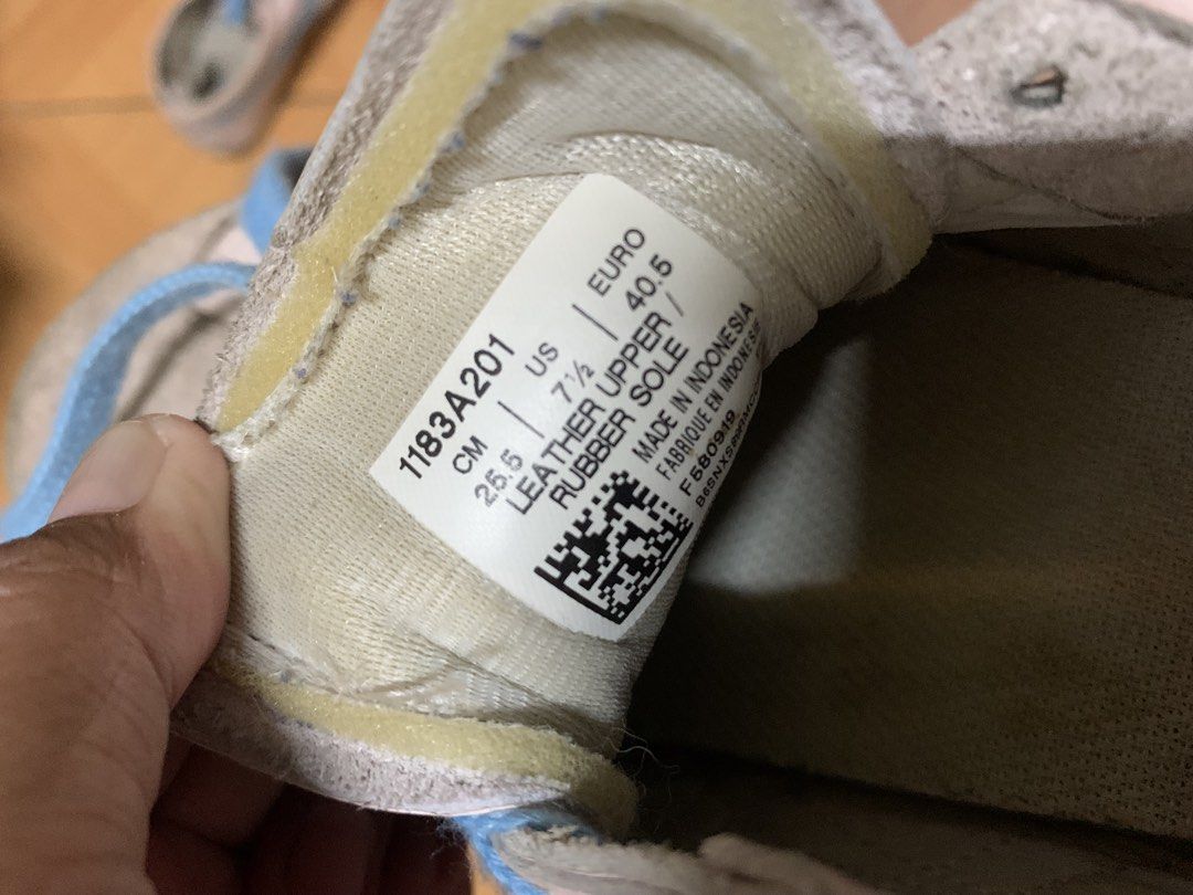 Pre Loved Onitsuka (Category: Sneakers) located in Las Pinas. Submitted by erd17declutters (Listing ID 1445889792, Image 3). Description: Kindly checks pictures attached for the issue. *No box Mop: Union Digital Bank Loc: Las Pinas Ship: Lalamove or JnT.