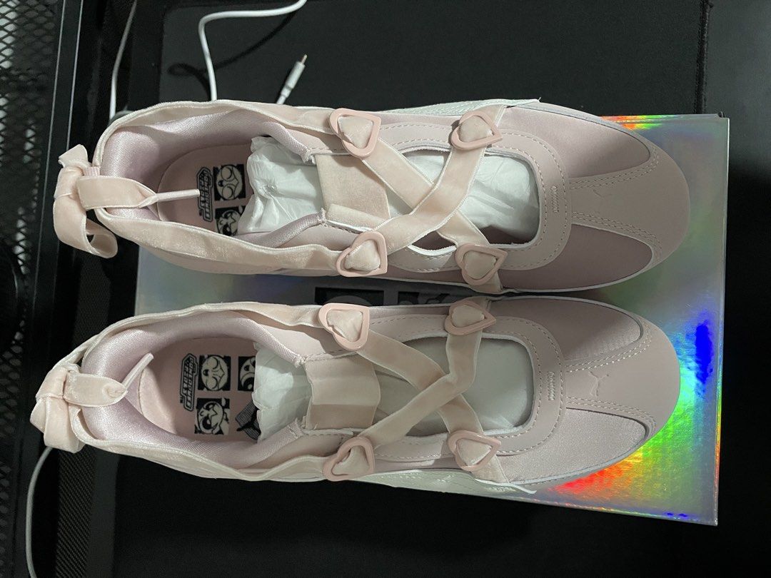 Puma x Powerpuff Girls Pink (Category: Sneakers) located in Manila. Submitted by marqusgo326 (Listing ID 1445957539, Image 2). Description: PM for additional info Buyer will shoulder shipping fee Size 8US, 5.5UK, 38.5EUR.