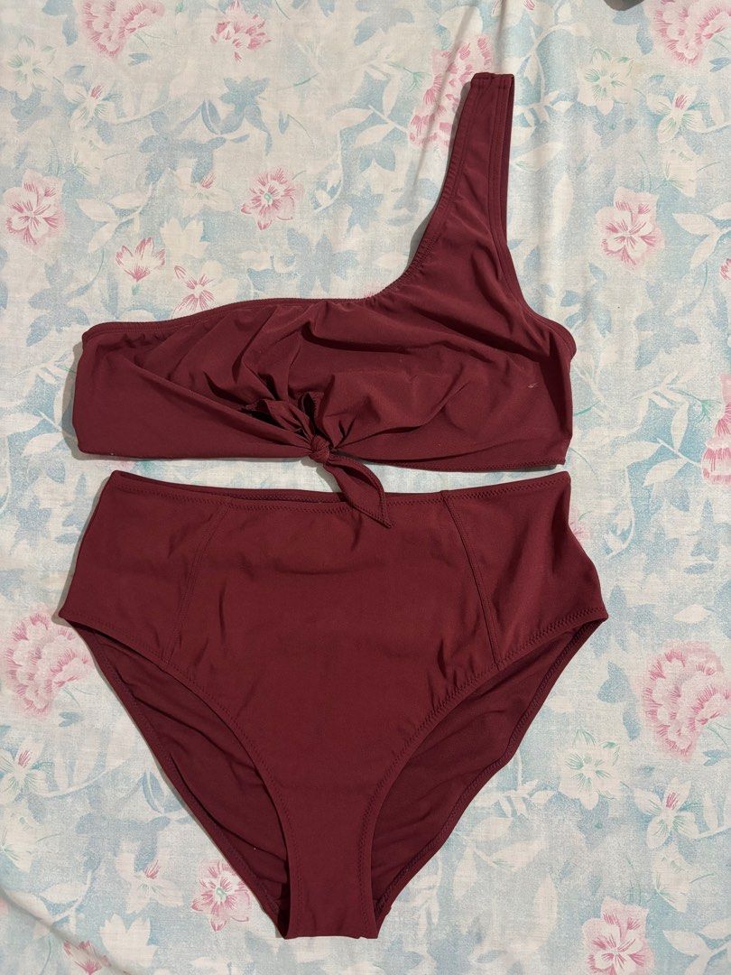 red two piece bikini (Category: Bikinis & Swimsuits) located in Paranaque City. Submitted by backburnt (Listing ID 1445886517, Image 1). Description: - never been used - tags are removed - fits m-semi l.