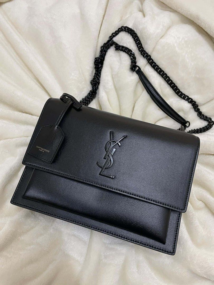 Saint Laurent Sunset Medium Chain Bag in Smooth Leather (Category: Luxury Bags & Wallets) located in Mandaluyong City. Submitted by preloveloveddd (Listing ID 1445875240, Image 2). Description: - used twice only - in pristine condition - price is negotiable but pls don’t lowball.