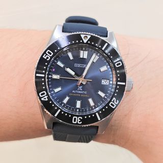 (Category: ) located in . Submitted by anotherwatchstore (Listing ID 1445924294, Image 1). Description: .