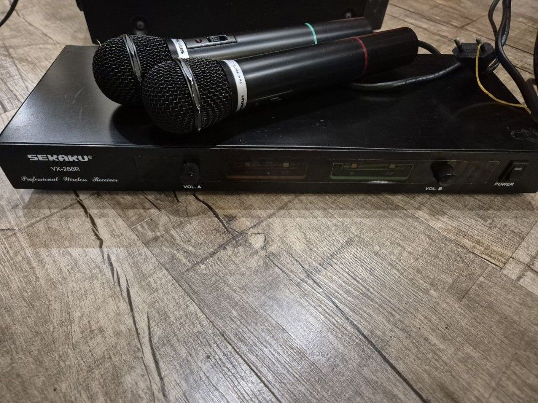 Sekaku VX-268R Professional Wireless Microphone System