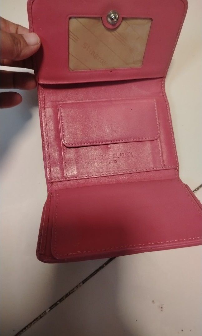 stingray wallet (Category: Luxury Bags & Wallets) located in Dasmarinas. Submitted by sherylrep18568 (Listing ID 1445839687, Image 2). Description: excellent condition no flaws and issues.