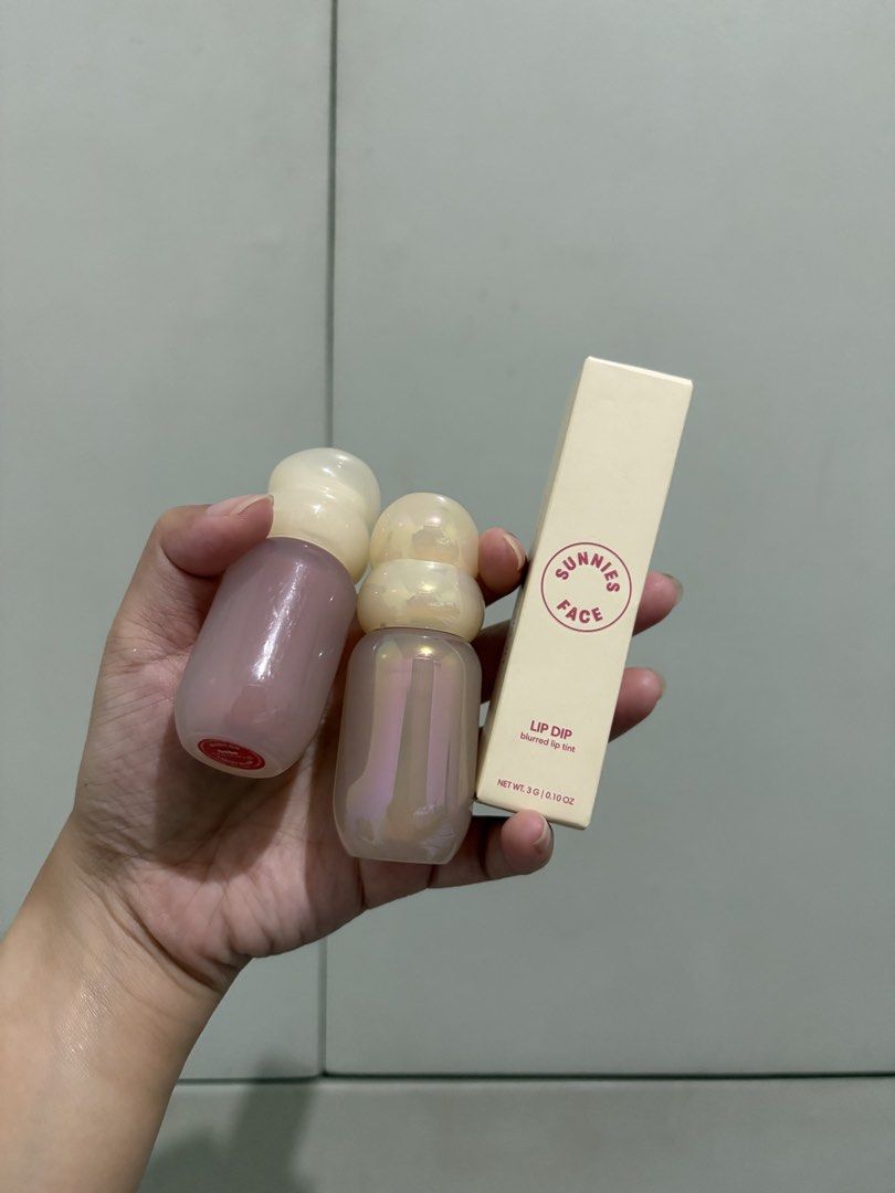 Sunnies Face Lip, Blush & Highlighter (Category: Makeup) located in Marilao. Submitted by lovely.loot (Listing ID 1445811809, Image 1). Description: blush on: bebe glown on: moondust ❌ SOLD lip dip: petite (free) can be sold separately, 200 each take all for 450.