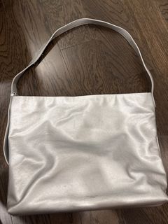 (Category: ) located in . Submitted by premiumpreloved_lucy (Listing ID 1445911750, Image 1). Description: .