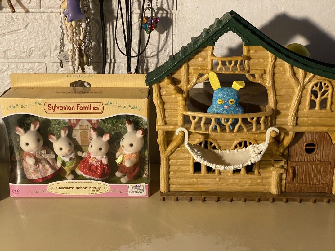 Sylvanian Families (Category: Figurines & Statues) located in Manila. Submitted by iampibblewashmybelly (Listing ID 1445825360, Image 1). Description: 🐰 FS: Chocolate Rabbit Family & Lakeside Lodge 🏷️ ₱2,800 ✨ Rabbit Family is brand new/sealed ✨ Lakeside Lodge was displayed only ✨ Complete with original boxes ✨ No issues, no discoloration, no missing parts ✨ Comes with receipts if needed 💳 MOP: GCash, GoTyme 🚚 Delivery: J&T, Lalamove 📍Locati
