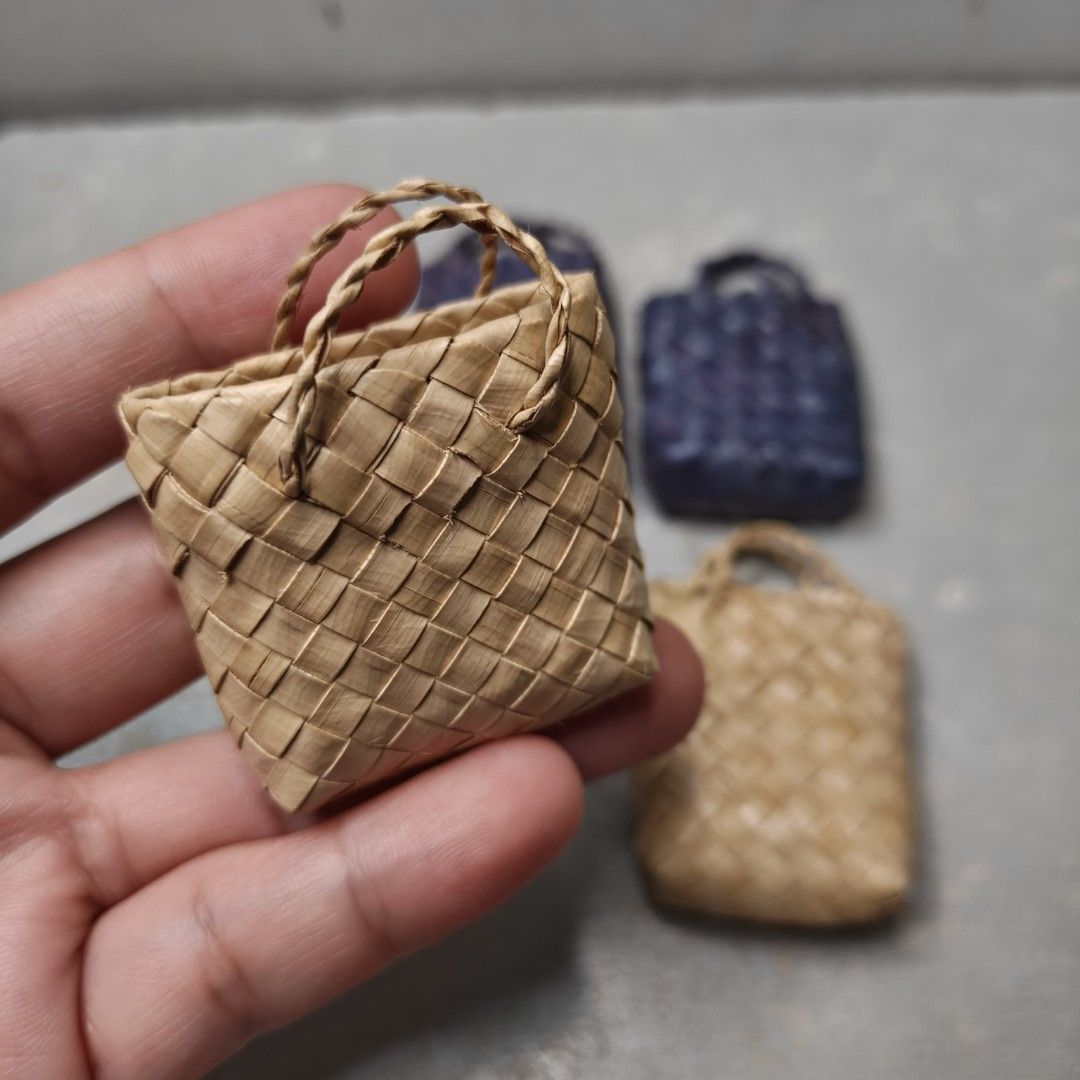 Take All Miniature Bayong Basket Handcrafted (Category: Handmade Craft) located in Cavite. Submitted by donyachuHandicraft (Listing ID 1445853169, Image 2). Description: Take All Miniature Bayong Basket Handcrafted Handmade Cute Bayong For Decor For Doll House For DIY projects For Craft Project Please view all photos before purchasing Pay tru Gcash Ship tru Gogoexpress Lalamove Sf c/o by the buyer.