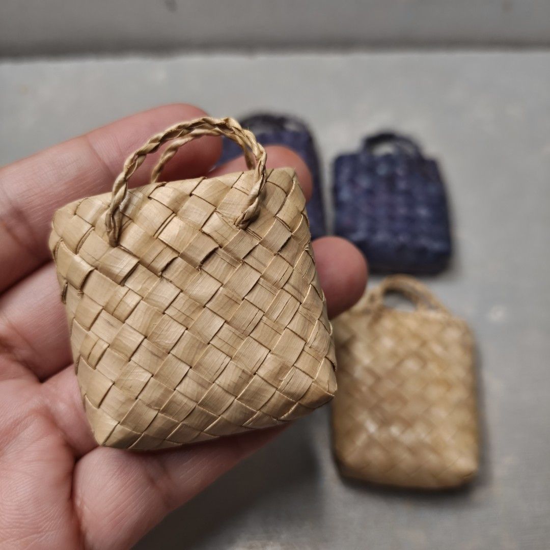 Take All Miniature Bayong Basket Handcrafted (Category: Handmade Craft) located in Cavite. Submitted by donyachuHandicraft (Listing ID 1445853169, Image 3). Description: Take All Miniature Bayong Basket Handcrafted Handmade Cute Bayong For Decor For Doll House For DIY projects For Craft Project Please view all photos before purchasing Pay tru Gcash Ship tru Gogoexpress Lalamove Sf c/o by the buyer.