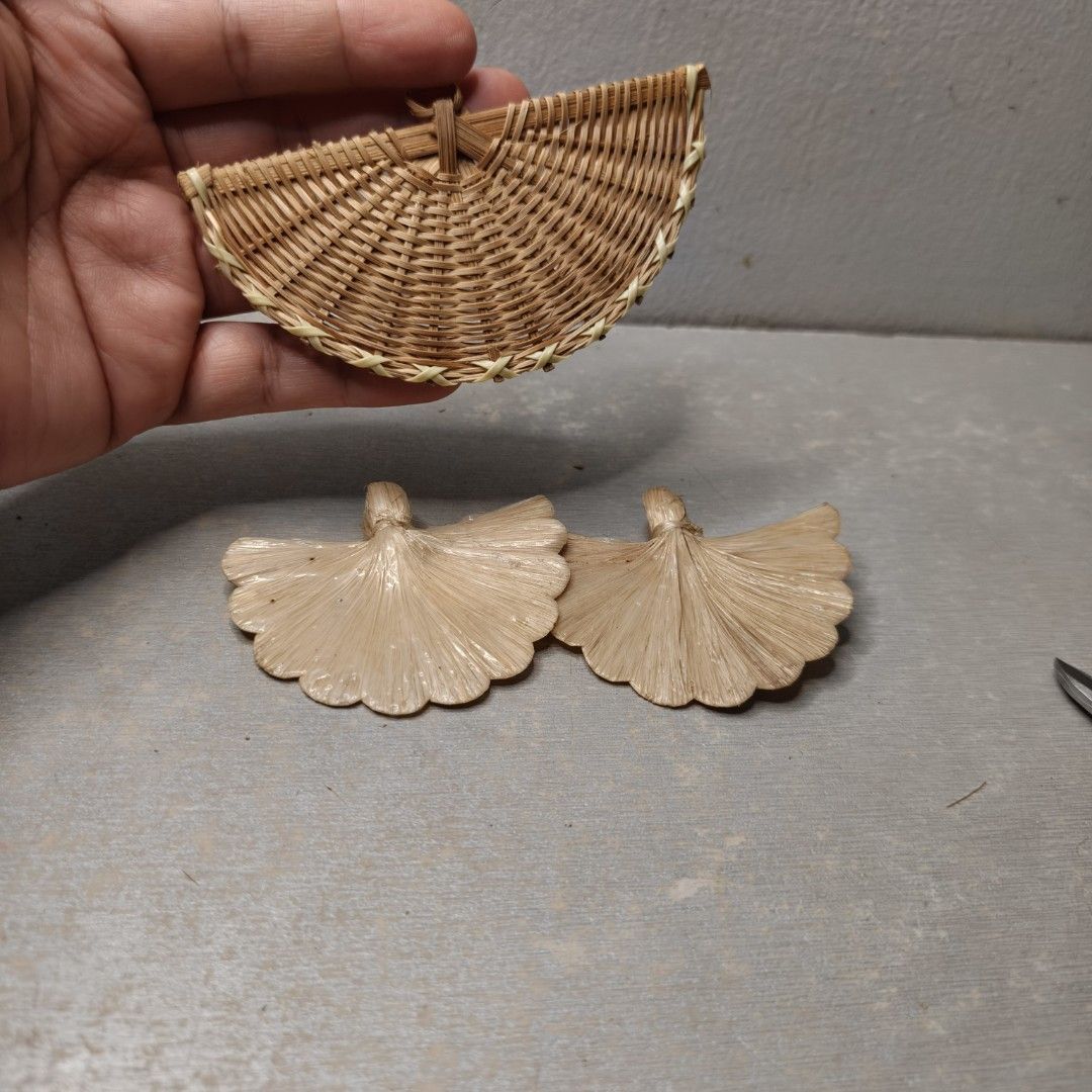 Take All Miniature Fan Handcrafted (Category: Handmade Craft) located in Cavite. Submitted by donyachuHandicraft (Listing ID 1445854142, Image 3). Description: Take All Miniature fan pamaypay Handcrafted Handmade For making native boho earrings For decor For Hanging Ornament For doll house For DIY projects For Craft Project Please view all photos before purchasing Pay tru Gcash Ship tru Gogoexpress Lalamove Sf c/o by the buyer.