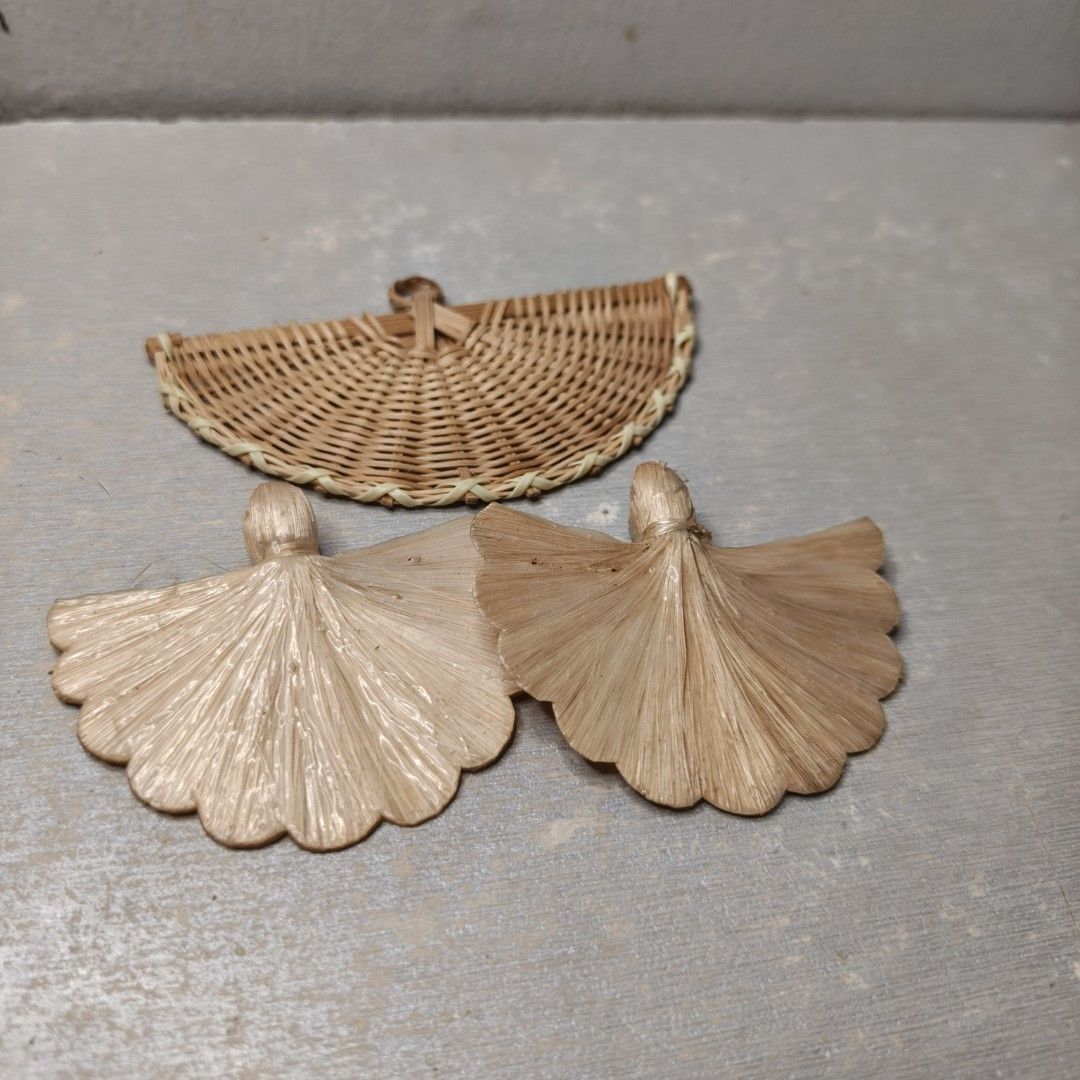 Take All Miniature Fan Handcrafted (Category: Handmade Craft) located in Cavite. Submitted by donyachuHandicraft (Listing ID 1445854142, Image 1). Description: Take All Miniature fan pamaypay Handcrafted Handmade For making native boho earrings For decor For Hanging Ornament For doll house For DIY projects For Craft Project Please view all photos before purchasing Pay tru Gcash Ship tru Gogoexpress Lalamove Sf c/o by the buyer.