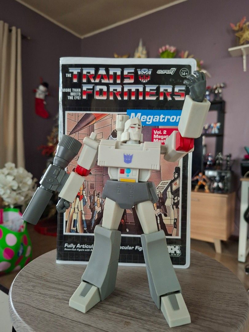 Transformers Megatron Action Figure (Category: Action & Battle Toys) located in Manila. Submitted by ryanam (Listing ID 1445795879, Image 1). Description: - Vintage Transformers Megatron action figure - From the original series - Fully articulated - Perfect for collectors.