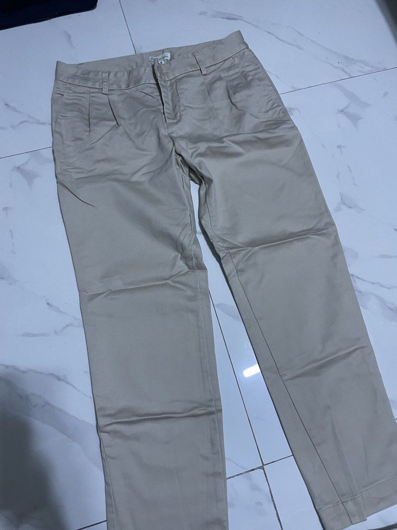 Trouser (Beige) (Category: Other Bottoms) located in Caloocan City. Submitted by cmjdlrs (Listing ID 1445815390, Image 1). Description: No major flaws Thick fabric No actual size but size shows M .
