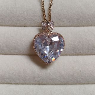 (Category: ) located in . Submitted by fourdollarshop (Listing ID 1445949956, Image 1). Description: .