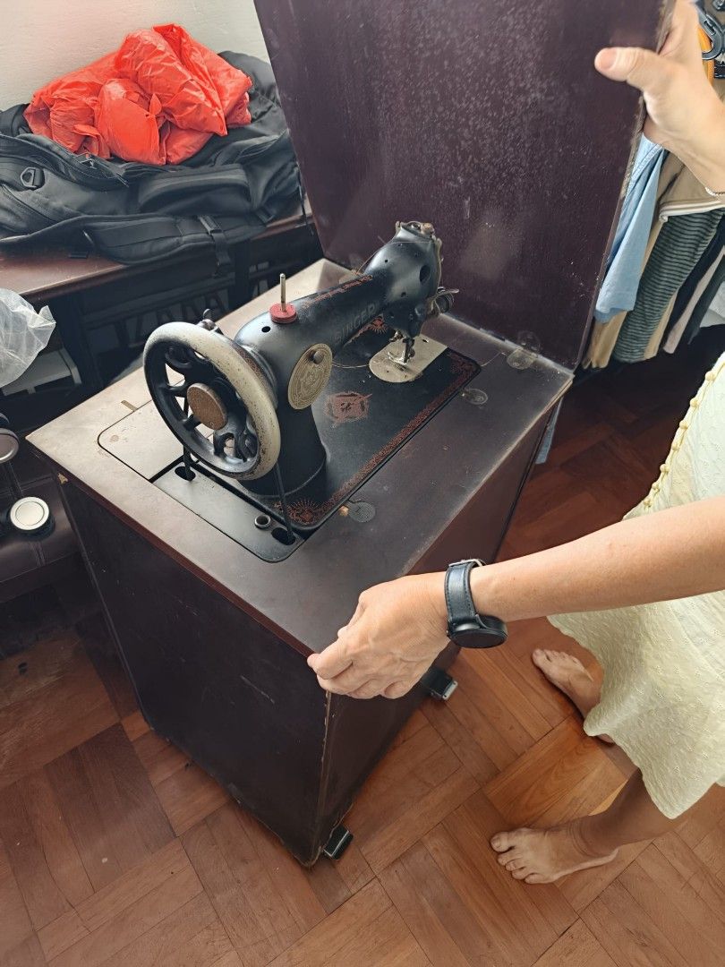 Vintage Singer Sewing Machine with Cabinet