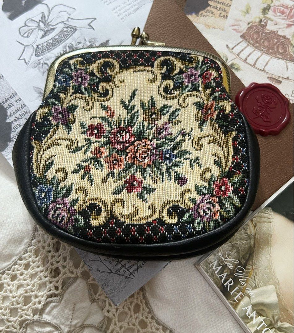 Vintage Tapestry Coin Purse/Pouch (Category: Purses & Pouches) located in Makati City. Submitted by cestparfaitvintagejewelries (Listing ID 1445909822, Image 3). Description: .