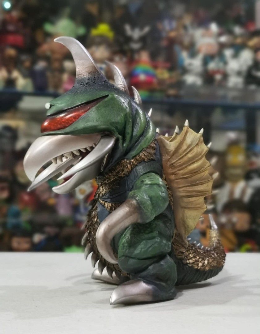 X Plus Deforeal Gigan 1972 Ric Limited Edition (Category: Figurines & Statues) located in Quezon City. Submitted by ritzrillo (Listing ID 1445901314, Image 3). Description: - Cool monster toy, reminiscent of the Godzilla series. - Features a green body with a spiky tail and sharp claws. - Striking red eyes and a unique head design. - Ideal for collectors or fans of kaiju. - Makes a fantastic display piece..