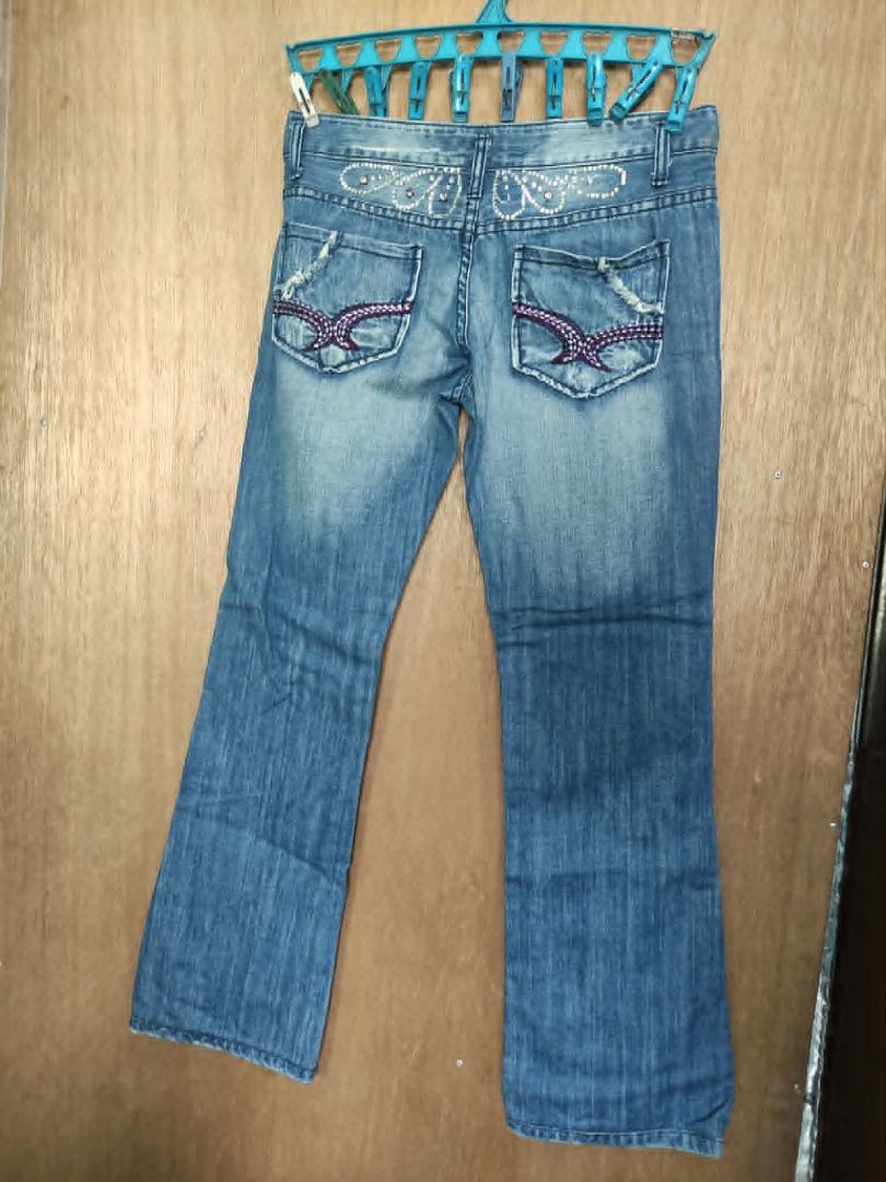 Y2k gyaru mcbling bell bottom pants (Category: Jeans) located in Mandaluyong City. Submitted by starpreloveditems (Listing ID 1445853342, Image 2). Description: MOP: GCASH chat for more details. .